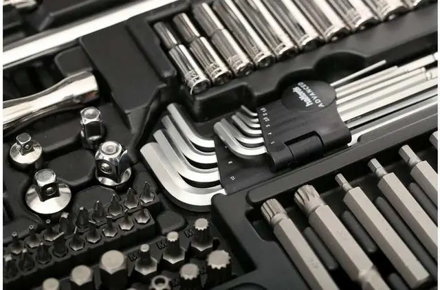 Halfords Advanced 150 Piece Socket and Spanner Set with Lifetime Guarantee photo 2