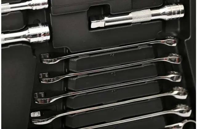 Halfords Advanced 150 Piece Socket and Spanner Set with Lifetime Guarantee photo 3