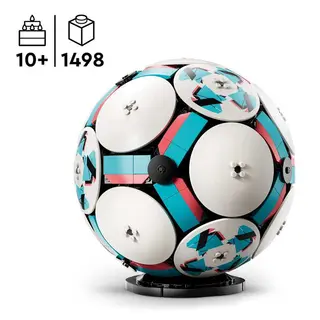 LEGO Editions Football Building Set 43019 thumbnail 2