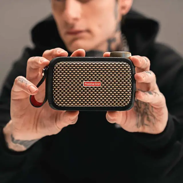 Positive Grid Spark GO 5W Smart Guitar Amp, Black/Pearl photo 2