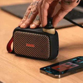 Positive Grid Spark GO 5W Smart Guitar Amp, Black/Pearl thumbnail 3