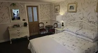 The Castle By The Sea Scarborough Stay for Two with Breakfast and Wine thumbnail 3